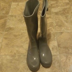Rain boots